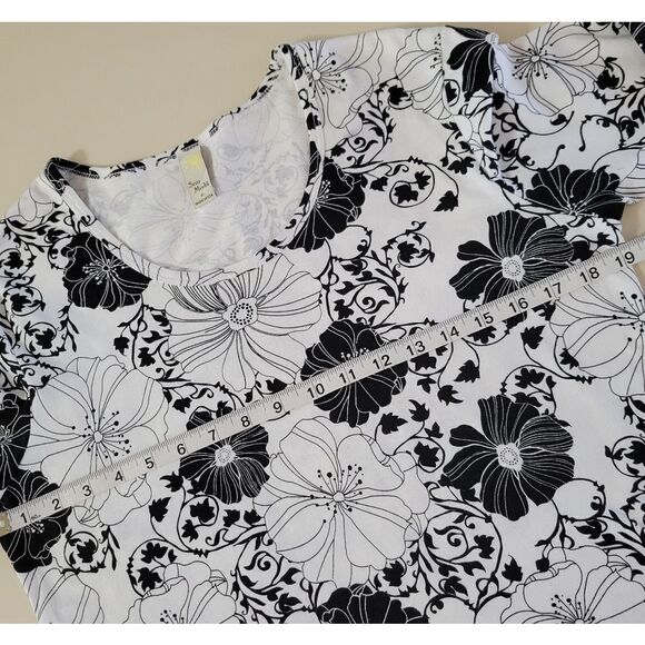 Sun Moda Two-Piece Women's Floral Outfit - Picture 5 of 15